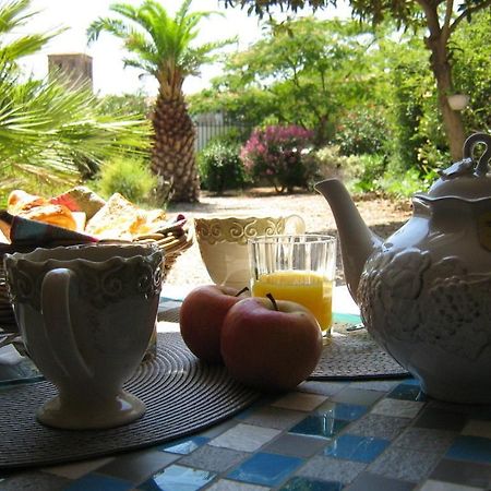 La Maison Des Palmiers Homps  Bagian luar foto